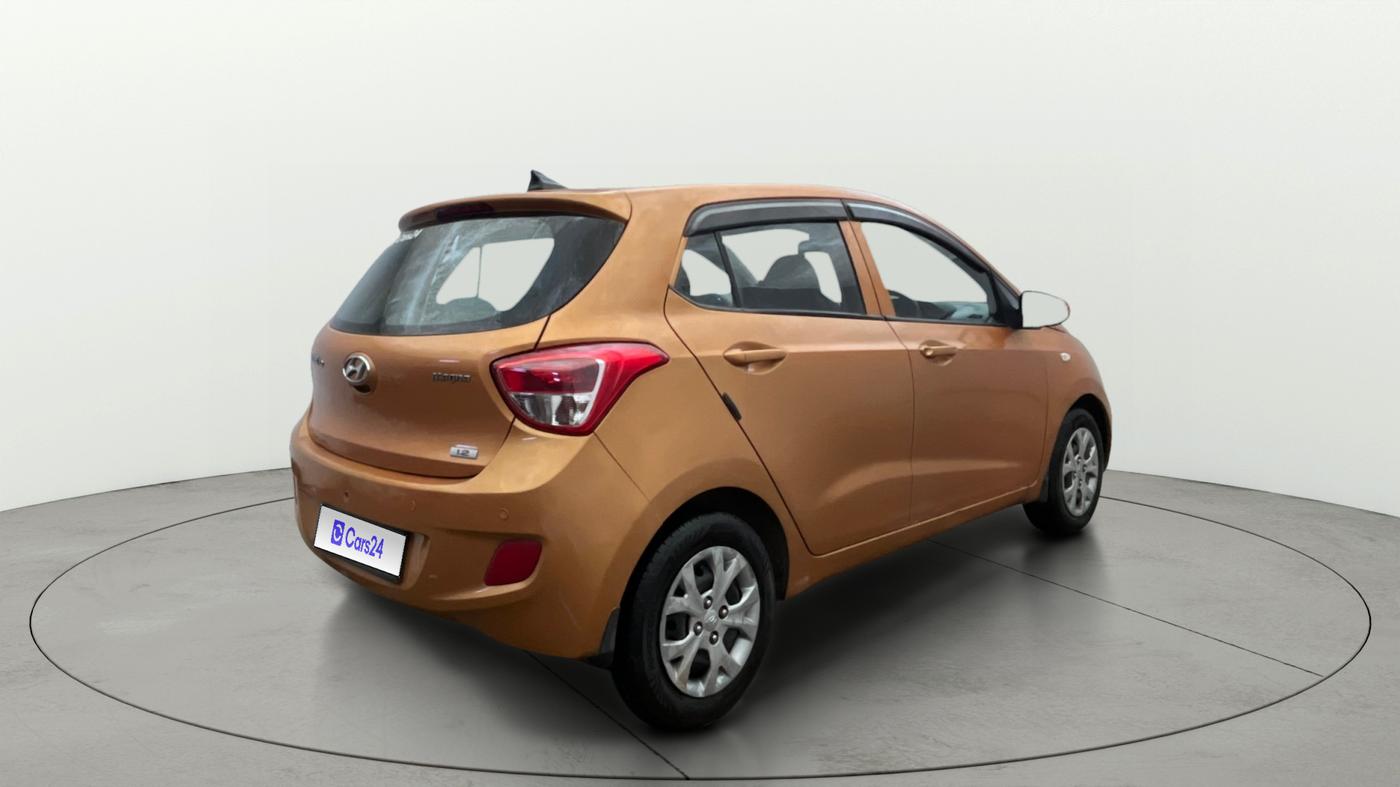 2016 Hyundai Grand i10 MAGNA 1.2 KAPPA VTVT, Petrol, Manual, 29,647 km, Right Back Diagonal