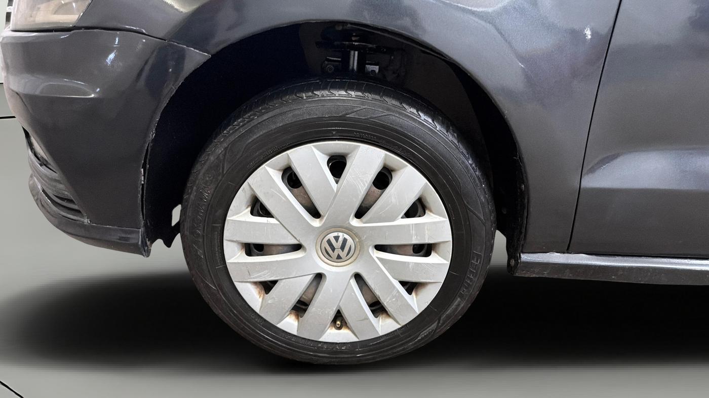 2016 Volkswagen Ameo COMFORTLINE 1.2L, Petrol, Manual, 1,23,664 km, Left Front Wheel
