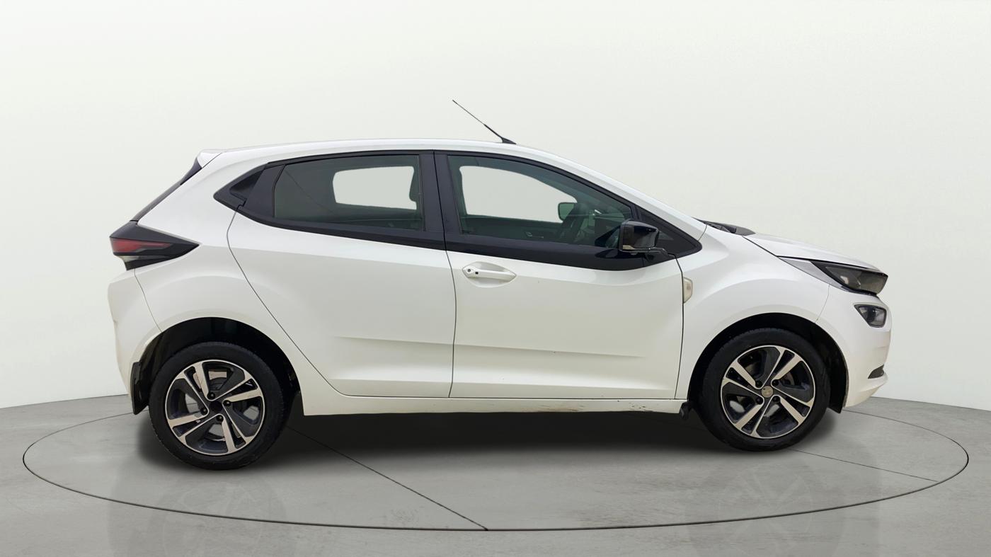 2020 Tata ALTROZ XZ DIESEL, Diesel, Manual, 1,43,911 km, Right Side View