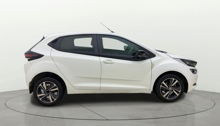 2020 Tata ALTROZ XZ DIESEL, Diesel, Manual, 1,43,911 km, Right Side View