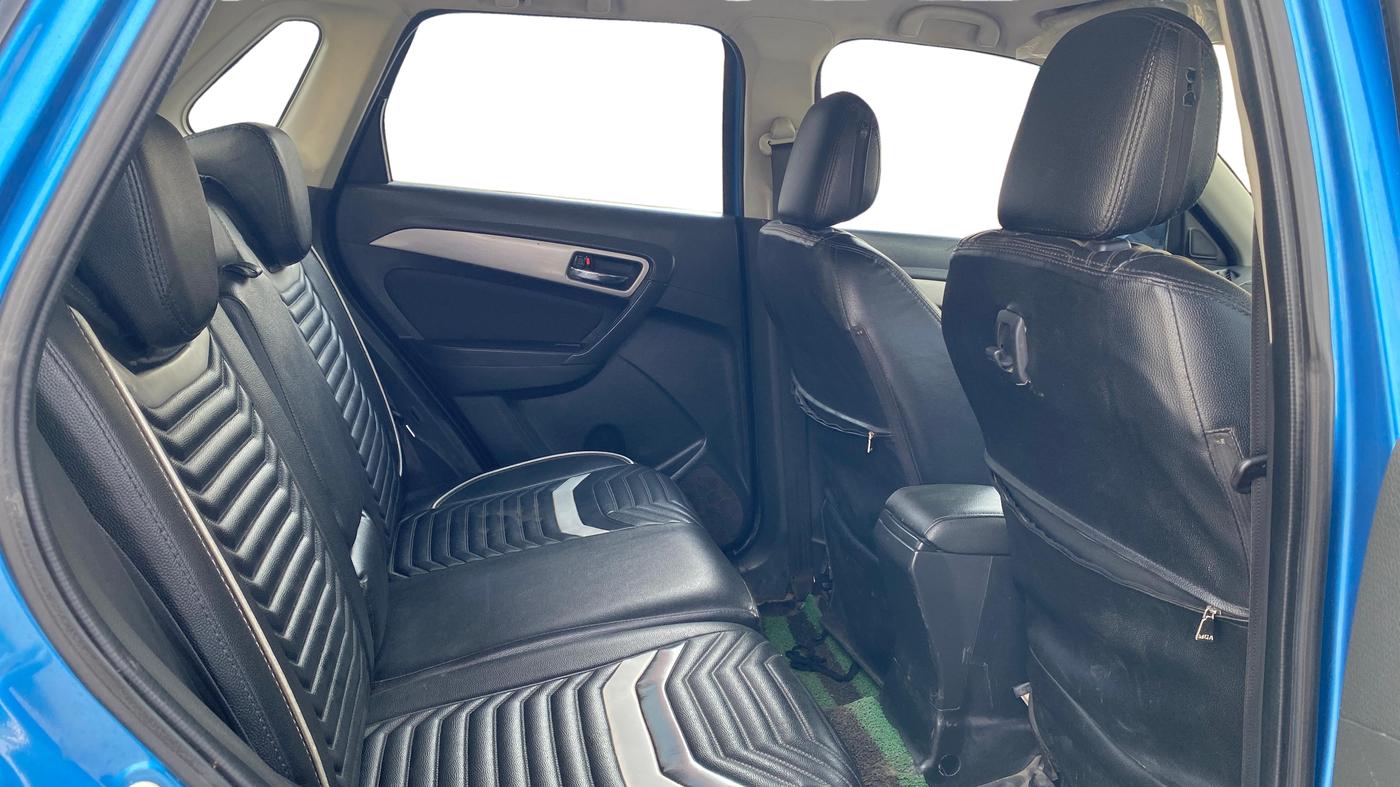 2016 Maruti Vitara Brezza ZDI, Diesel, Manual, 73,581 km, Right Side Rear Door Cabin