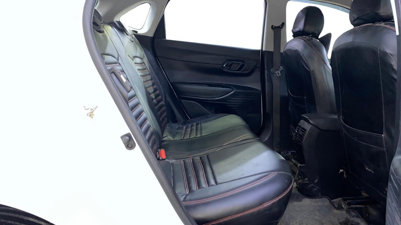 2020 Hyundai NEW I20 MAGNA 1.2 MT, Petrol, Manual, 66,567 km, Right Side Rear Door Cabin