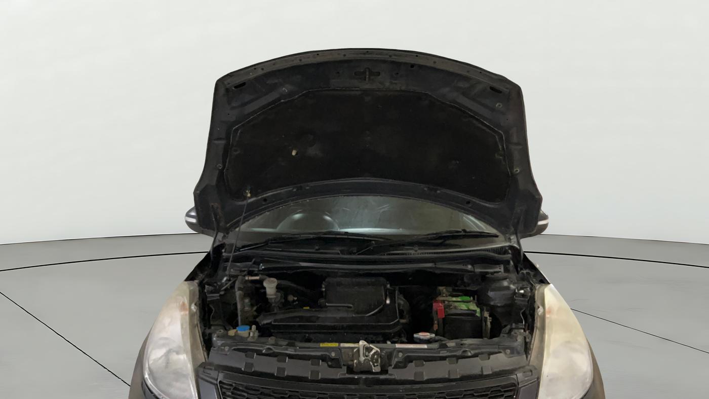 2014 Maruti Swift VXI, Petrol, Manual, 1,11,377 km, Open Bonet