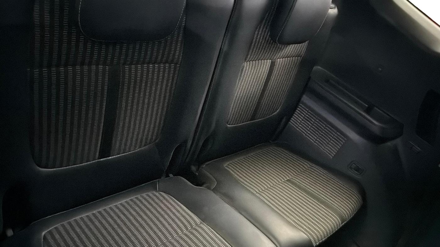 2024 KIA CARENS PRESTIGE 1.4 PETROL 7 STR, Petrol, Manual, 29,848 km, Third Seat Row ( optional )