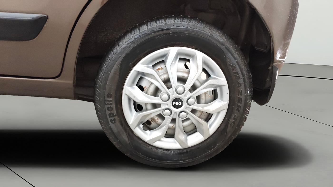 2015 Maruti Wagon R 1.0 LXI, Petrol, Manual, 20,452 km, Left Rear Wheel