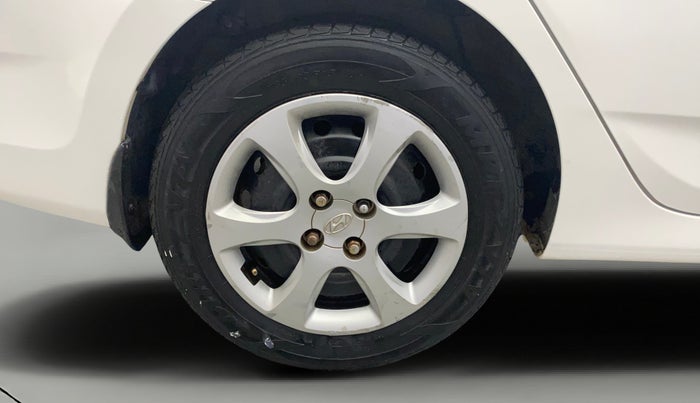 2014 Hyundai Verna FLUIDIC 1.6 VTVT EX, Petrol, Manual, 1,05,898 km, Right Rear Wheel