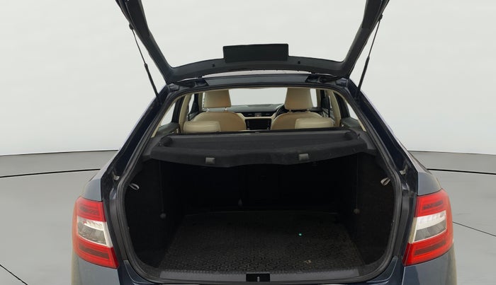 2017 Skoda Octavia STYLE 1.8 TSI AT, Petrol, Automatic, 92,155 km, Boot Open Zoomed View