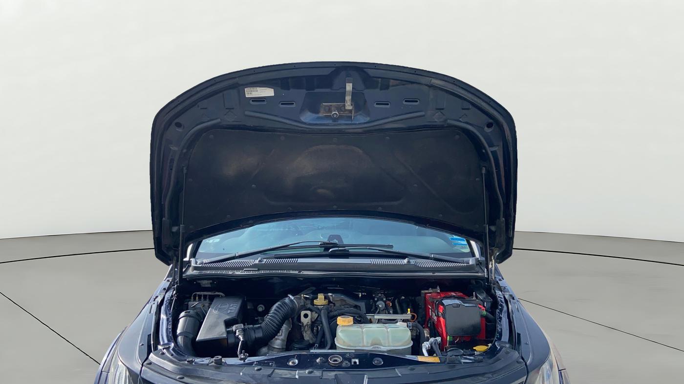 2018 Tata Hexa XTA 4X2 7 STR, Diesel, Automatic, 1,37,854 km, Open Bonet
