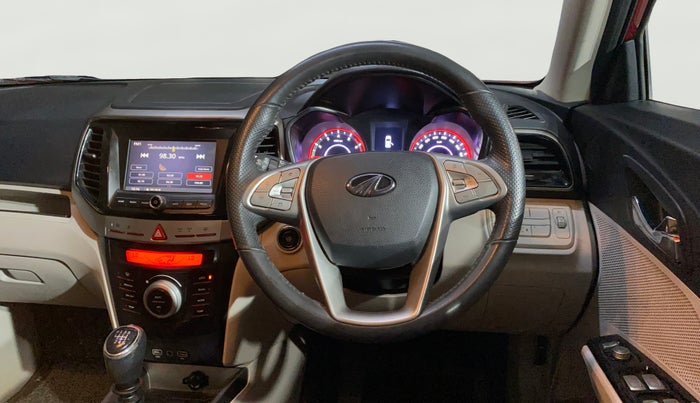 2022 Mahindra XUV300 W8 1.2 PETROL, Petrol, Manual, 41,249 km, Steering Wheel Close Up