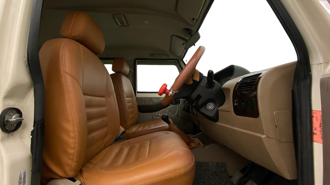 2021 Mahindra Bolero B6 (O), Diesel, Manual, 42,825 km, Right Side Front Door Cabin