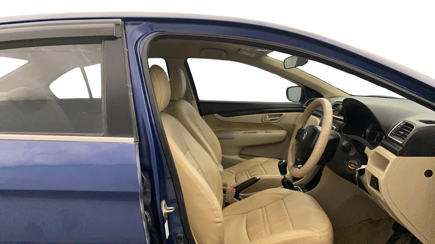 2017 Maruti Ciaz DELTA 1.4 MT PETROL, Petrol, Manual, 1,02,069 km, Right Side Front Door Cabin