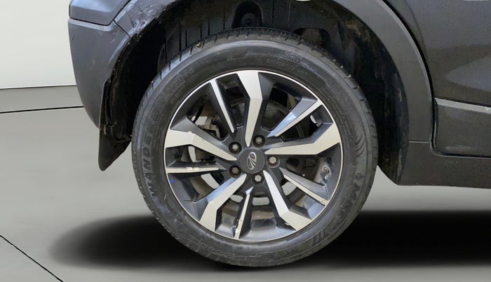 2020 Mahindra XUV300 W8 (O) 1.2 PETROL, Petrol, Manual, 44,951 km, Right Rear Wheel