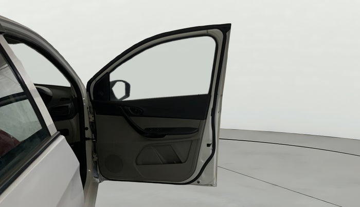 2016 Tata Tiago XM PETROL, Petrol, Manual, 35,773 km, RHS Front Door