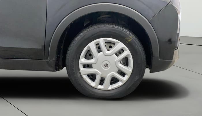 2021 Mahindra XUV300 W4 1.2 PETROL, Petrol, Manual, 31,717 km, Right Front Wheel