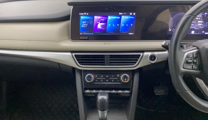 2021 Mahindra XUV700 AX 7 LUXURY D AT 7 STR, Diesel, Automatic, 1,00,162 km, Air Conditioner