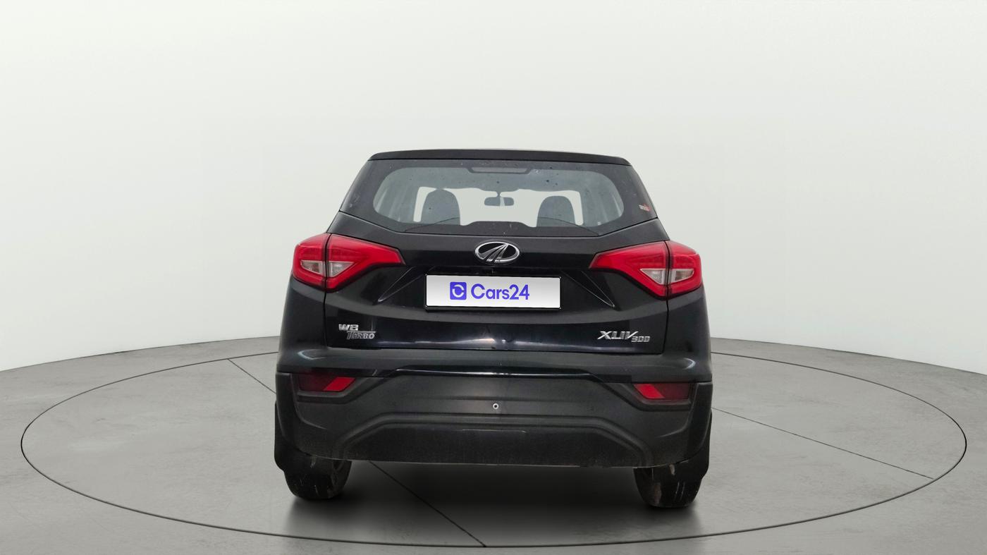 2022 Mahindra XUV300 W4 1.2 PETROL, Petrol, Manual, 1,07,747 km, Back/Rear