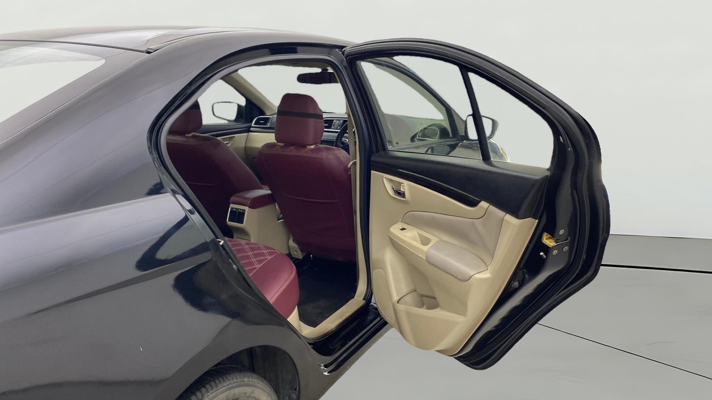 2014 Maruti Ciaz ZXI, Petrol, Manual, 1,02,537 km, RHS Rear Door