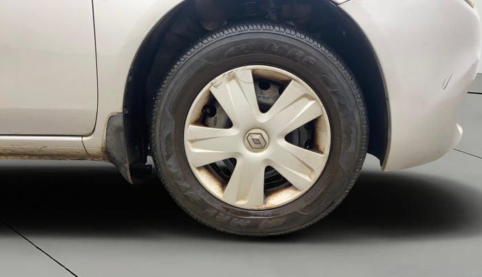 2013 Renault Scala RXE DIESEL, Diesel, Manual, 1,18,187 km, Right Front Wheel