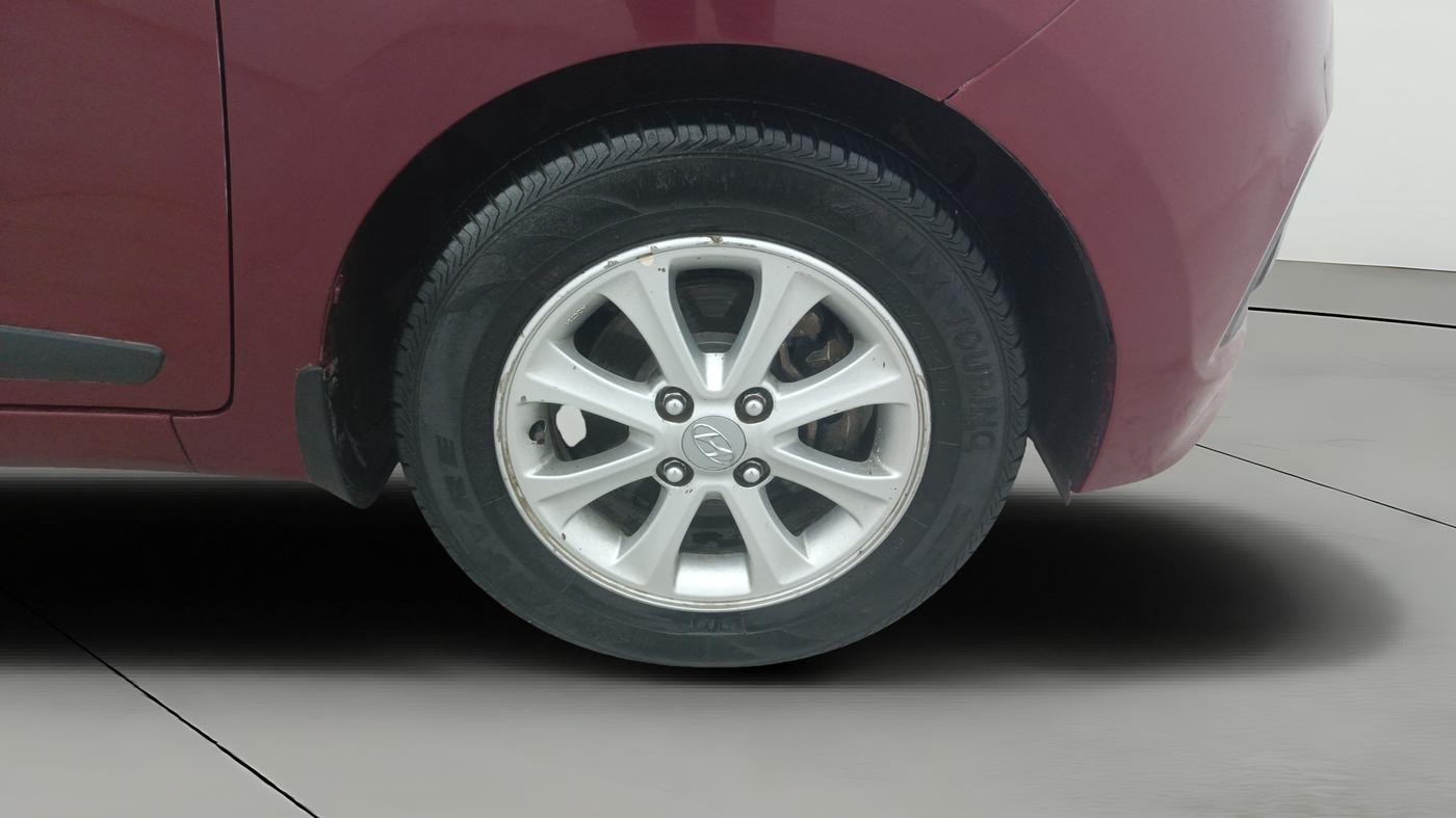 2014 Hyundai Grand i10 ASTA AT 1.2 KAPPA VTVT, Petrol, Automatic, 66,107 km, Right Front Wheel