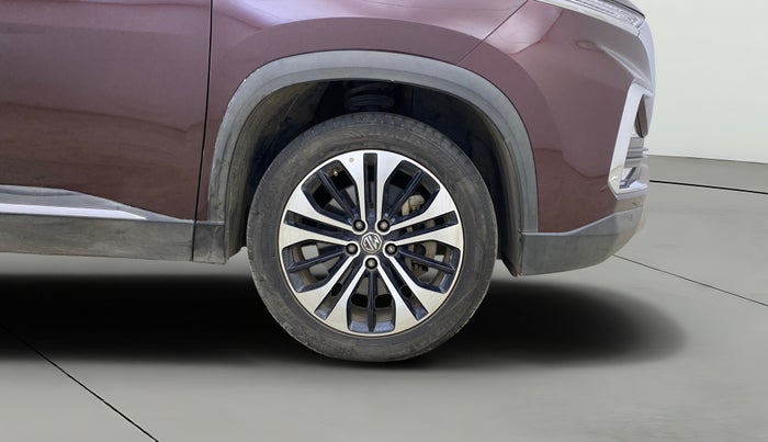 2022 MG HECTOR SHARP 1.5 PETROL CVT, Petrol, Automatic, 32,256 km, Right Front Wheel