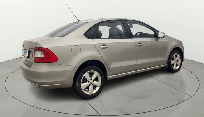 2015 Skoda Rapid 1.6 MPI ELEGANCE PLUS, Petrol, Manual, 1,26,232 km, Right Back Diagonal