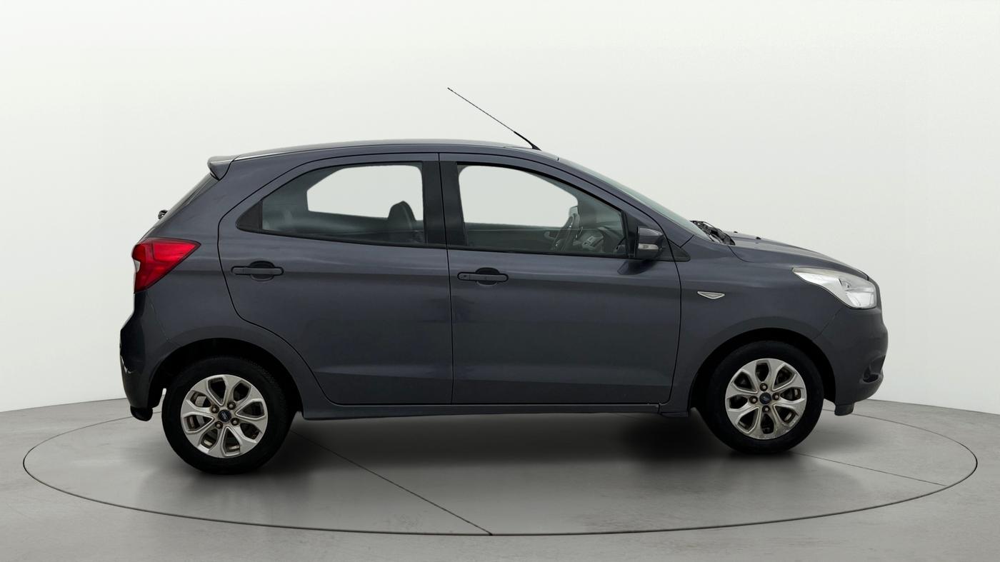 2016 Ford New Figo TITANIUM 1.2 PETROL MT, Petrol, Manual, 27,204 km, Right Side View
