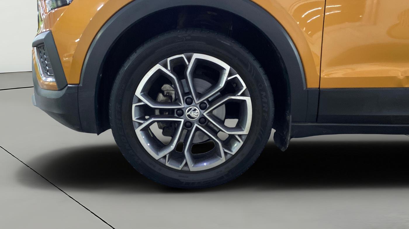 2022 Skoda KUSHAQ STYLE 1.0L TSI AT (6 AIRBAGS), Petrol, Automatic, 15,721 km, Left Front Wheel