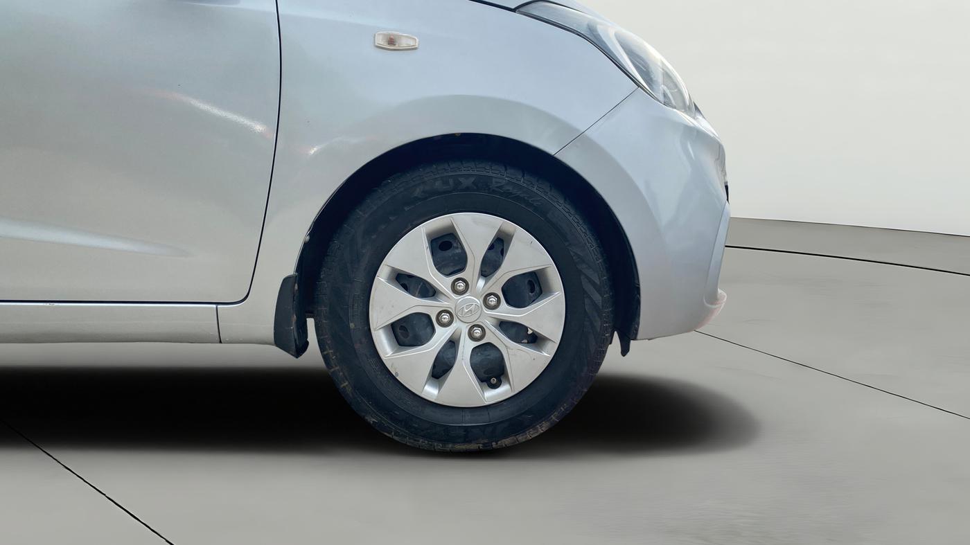 2018 Hyundai Xcent E+, Petrol, Manual, 97,614 km, Right Front Wheel