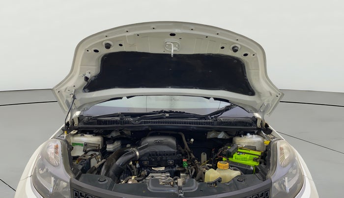 2018 Tata NEXON XM PETROL, Petrol, Manual, 33,553 km, Open Bonet