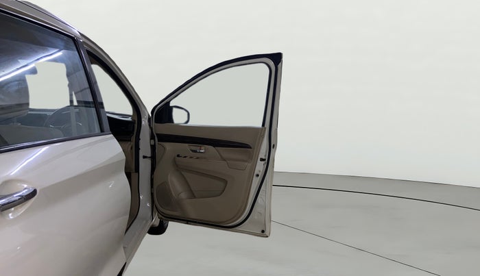 2020 Maruti Ertiga ZXI AT SHVS, Petrol, Automatic, 81,297 km, RHS Front Door