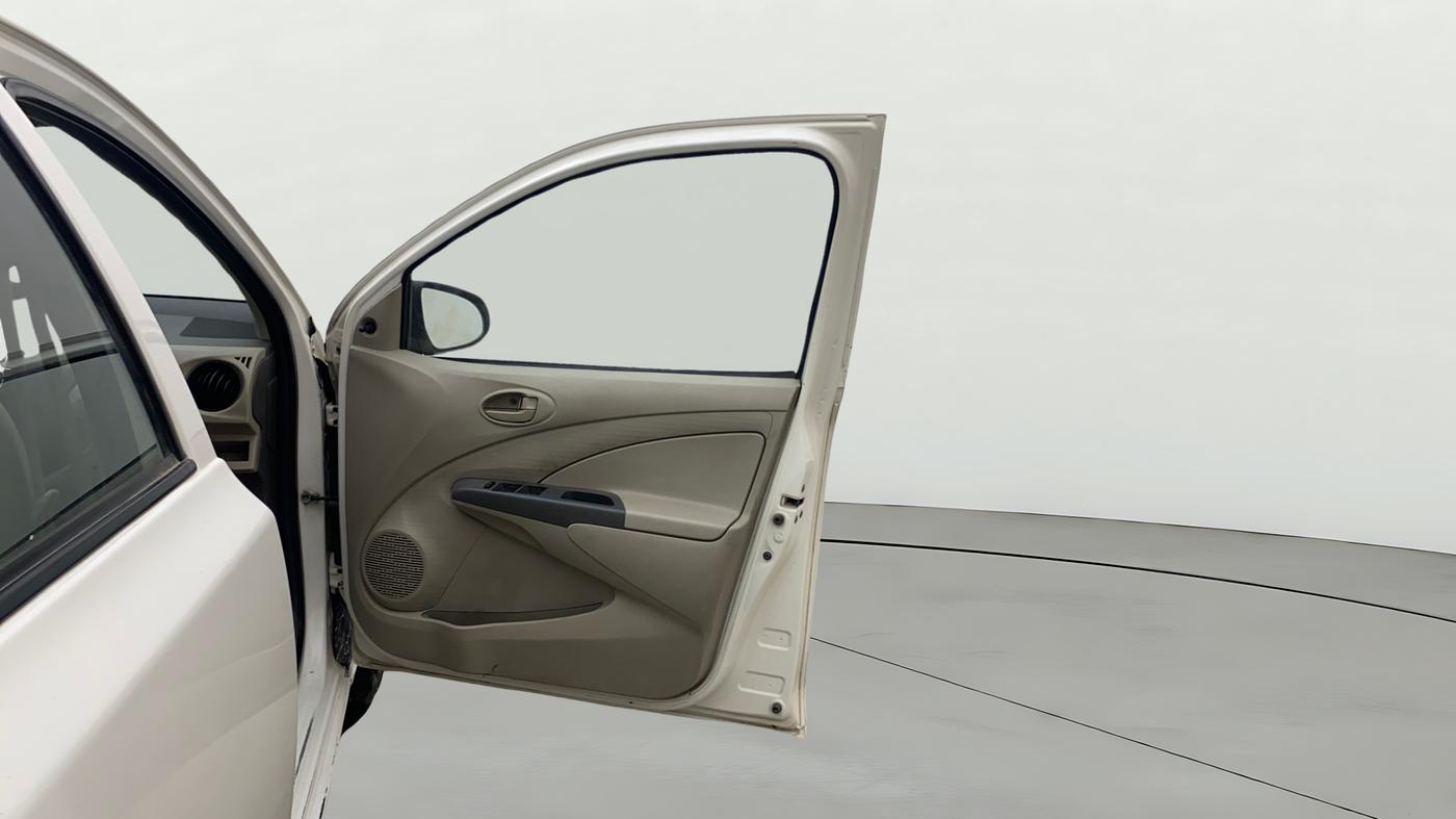 2015 Toyota Etios GD, Diesel, Manual, 86,217 km, RHS Front Door