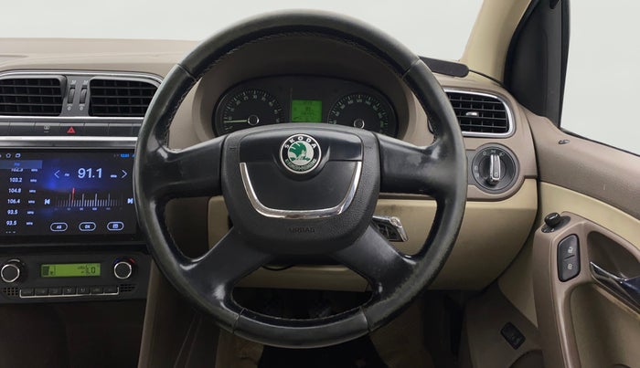 2013 Skoda Rapid ELEGANCE 1.6 TDI CR MT, Diesel, Manual, 1,46,490 km, Steering Wheel Close Up