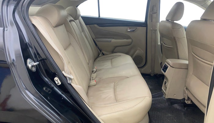 2015 Maruti Ciaz ZDI, Diesel, Manual, 1,17,422 km, Right Side Rear Door Cabin