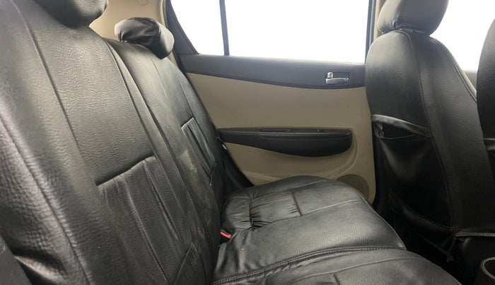 2014 Hyundai i20 SPORTZ 1.2, Petrol, Manual, 60,146 km, Right Side Rear Door Cabin