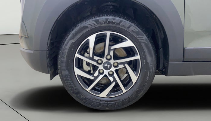 2024 Mahindra XUV 3XO AX5 1.2 L TCMPFi, Petrol, Manual, 6,533 km, Left Front Wheel