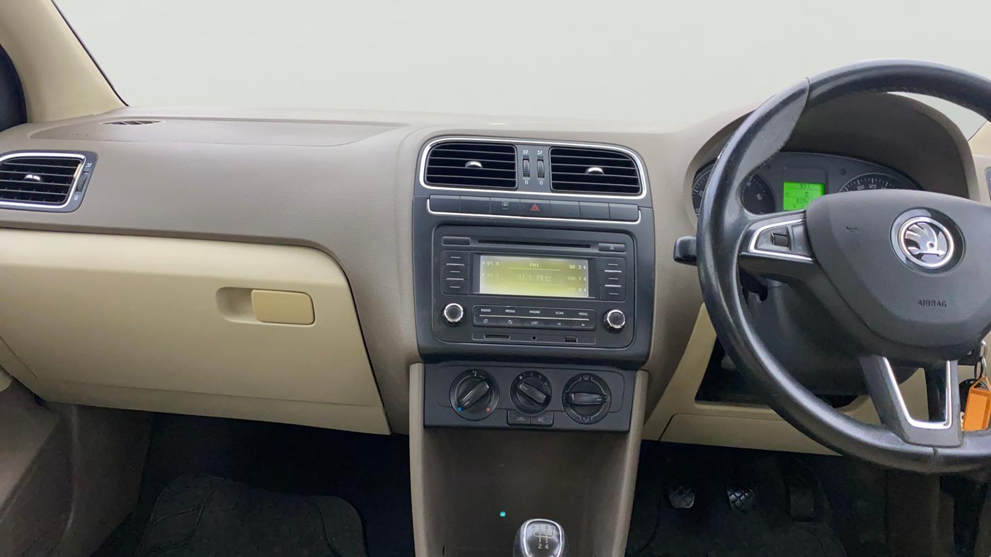 2013 Skoda Rapid AMBITION 1.6 MPI MT PLUS, Petrol, Manual, 83,954 km, Air Conditioner