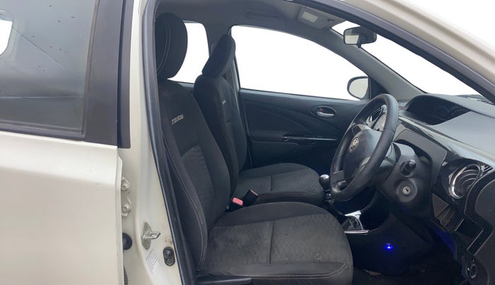 2014 Toyota Etios CROSS 1.4 VD, Diesel, Manual, 80,834 km, Right Side Front Door Cabin