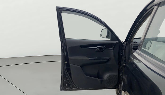 2018 Mahindra KUV 100 NXT K8 P 6 STR, Petrol, Manual, 32,647 km, LHS Front Door