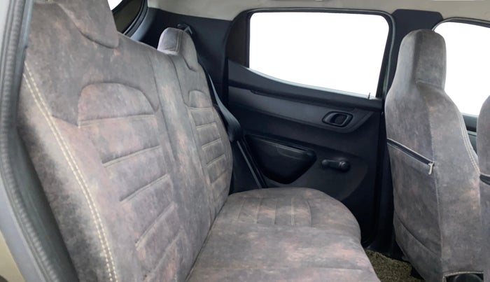 2017 Renault Kwid RXT 1.0 AMT (O), Petrol, Automatic, 99,229 km, Right Side Rear Door Cabin