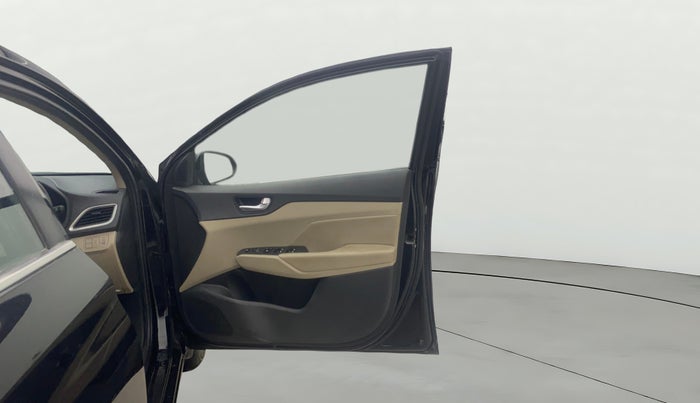 2017 Hyundai Verna 1.6 VTVT SX (O) AT, Petrol, Automatic, 34,773 km, RHS Front Door