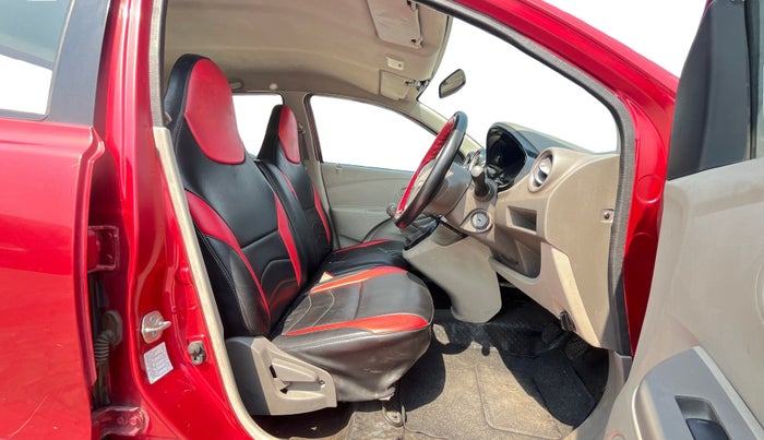 2015 Datsun Go T, Petrol, Manual, 62,942 km, Right Side Front Door Cabin