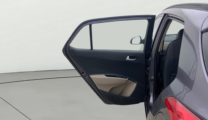 2017 Hyundai Grand i10 SPORTZ (O) AT 1.2 KAPPA VTVT, Petrol, Automatic, 31,331 km, LHS Rear Door