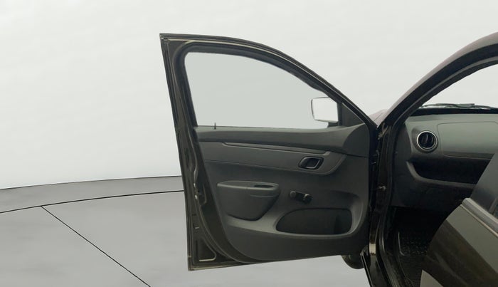 2015 Renault Kwid RXL, Petrol, Manual, 1,08,555 km, LHS Front Door