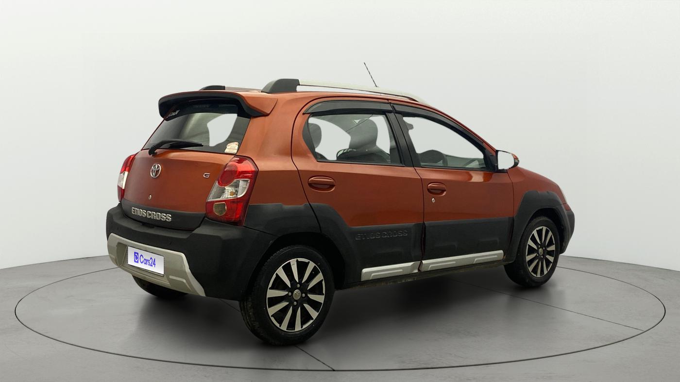 2014 Toyota Etios CROSS 1.2 G, Petrol, Manual, 68,300 km, Right Back Diagonal
