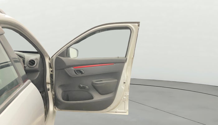 2016 Renault Kwid RXL, CNG, Manual, 64,529 km, RHS Front Door