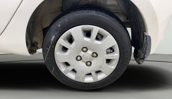 2013 Hyundai i20 MAGNA 1.2, Petrol, Manual, 1,14,467 km, Left Rear Wheel