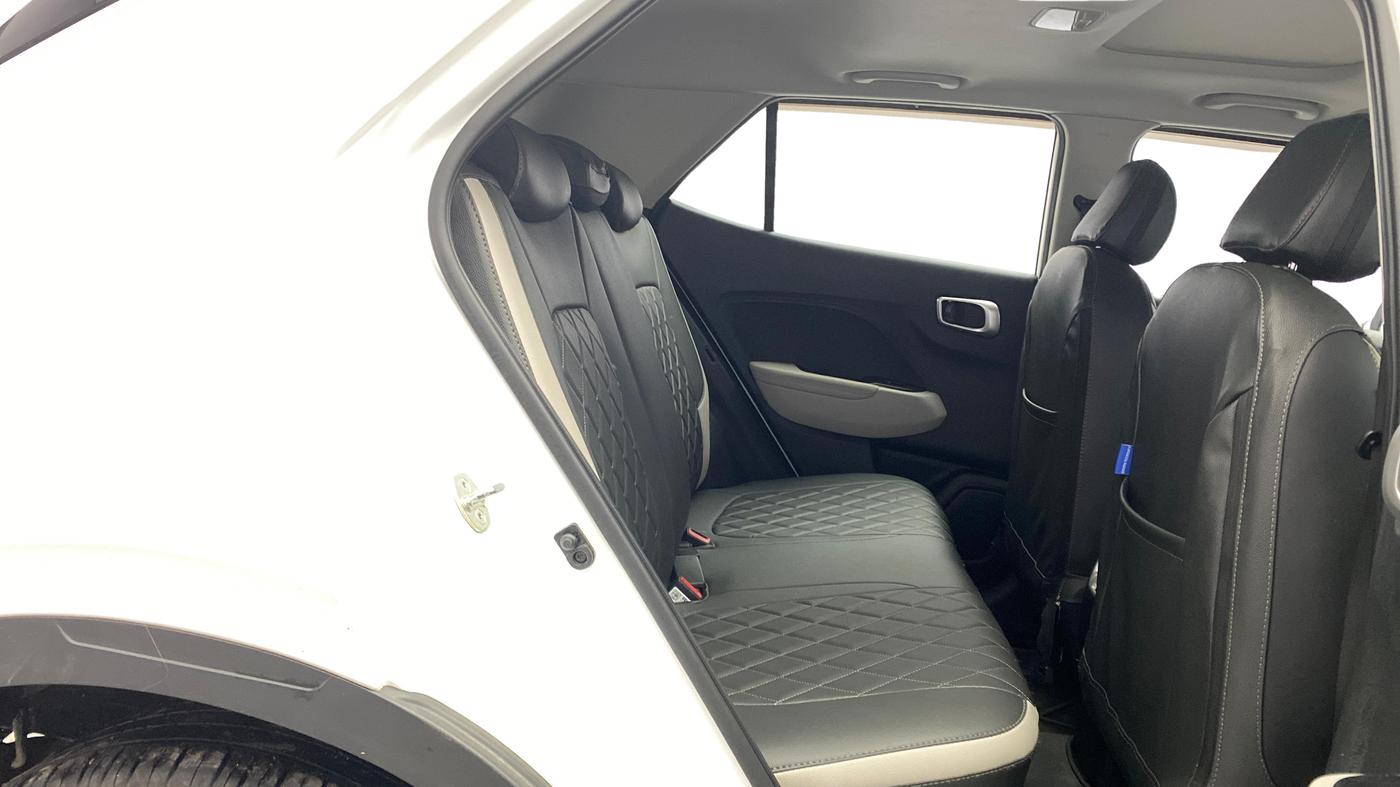 2023 Hyundai VENUE SX (O) MT 1.0 Turbo, Petrol, Manual, 12,162 km, Right Side Rear Door Cabin