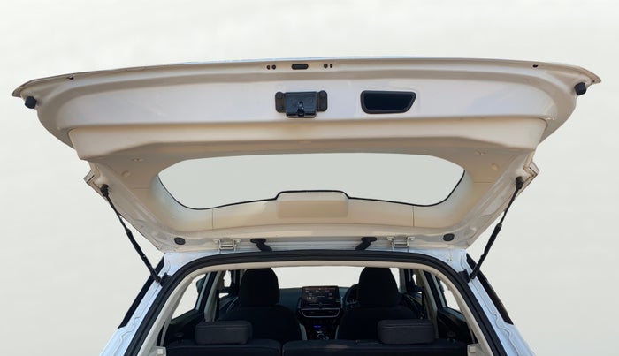 2024 Mahindra XUV 3XO MX3 Pro 1.2 L TCMPFi, Petrol, Manual, 15,478 km, Boot Door Open