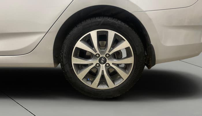 2014 Hyundai Verna FLUIDIC 1.6 VTVT SX, Petrol, Manual, 80,712 km, Left Rear Wheel