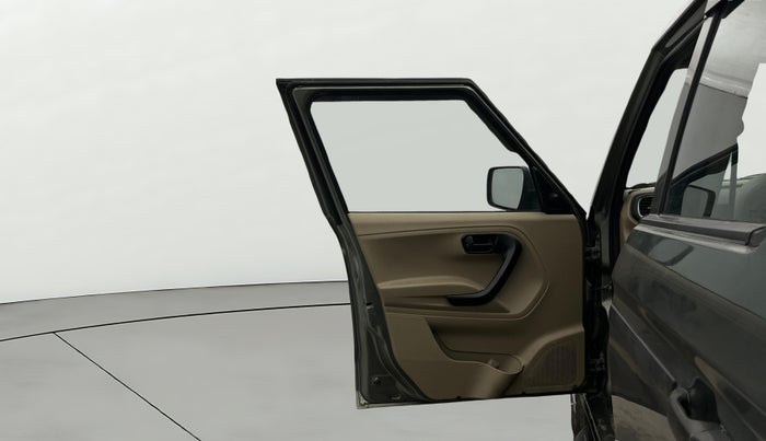 2023 Mahindra BOLERO NEO N 8, Diesel, Manual, 47,685 km, LHS Front Door